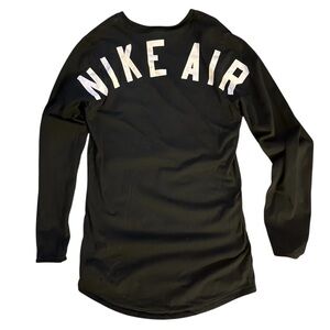 Nike Air Men’s Small Black & White Long Sleeve Shirt Big Logo Tee